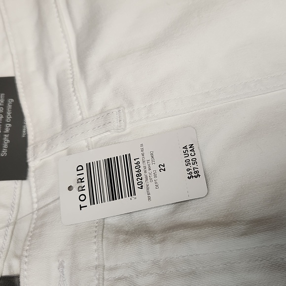 ❤️NWT VINTAGE TORRID JEAN - BOYFRIEND STRAIGHT, STRETCH, MID-RISE CROP PLUS SIZE - Picture 11 of 12